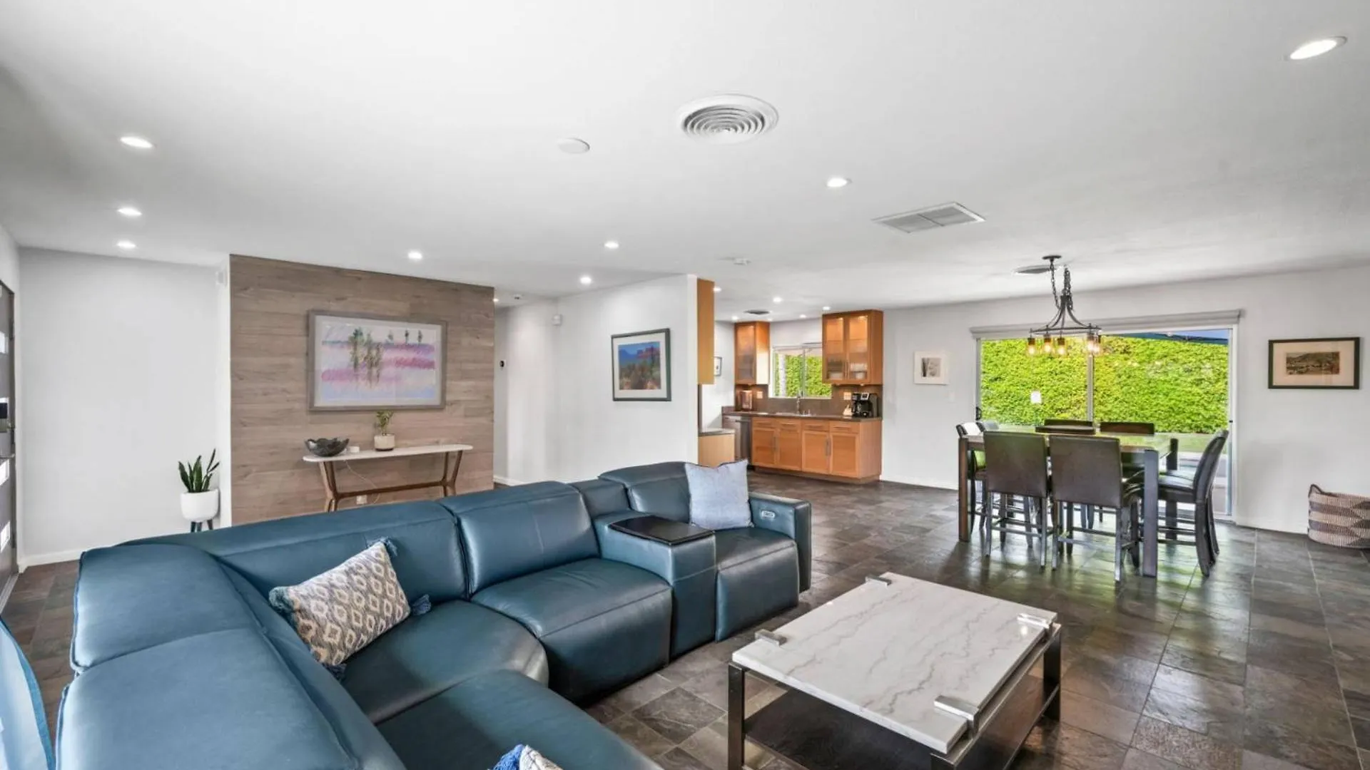 *Home - 2117 S Divot Ln, Palm Springs 0*,  USA