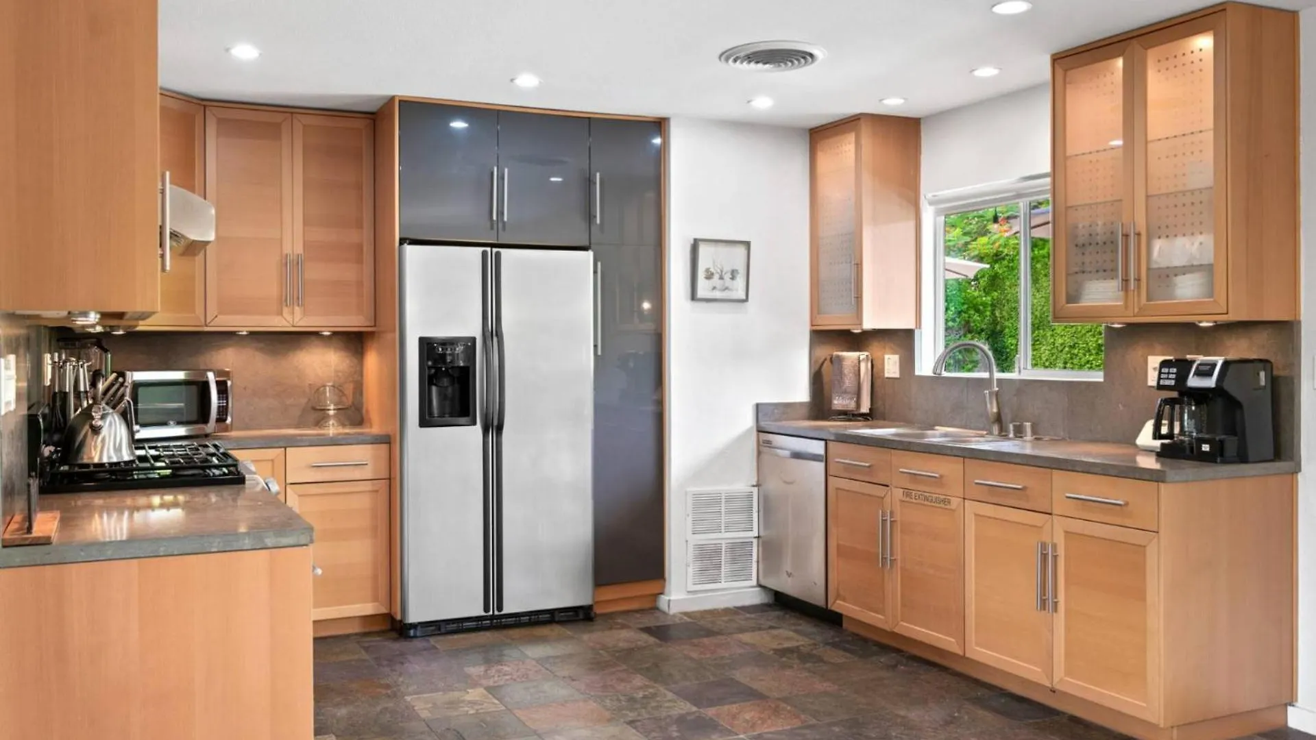 *Home - 2117 S Divot Ln, Palm Springs USA