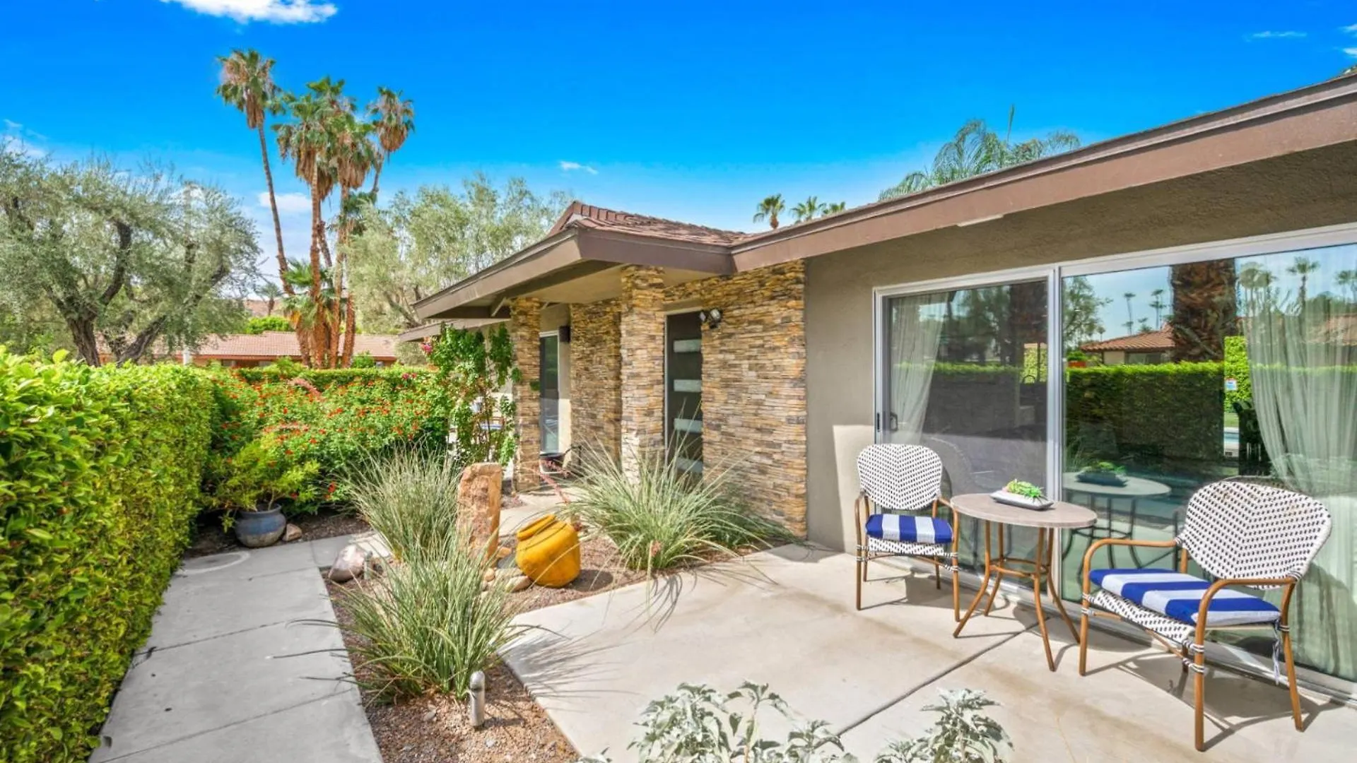 *Home - 2117 S Divot Ln, Palm Springs 0*,
