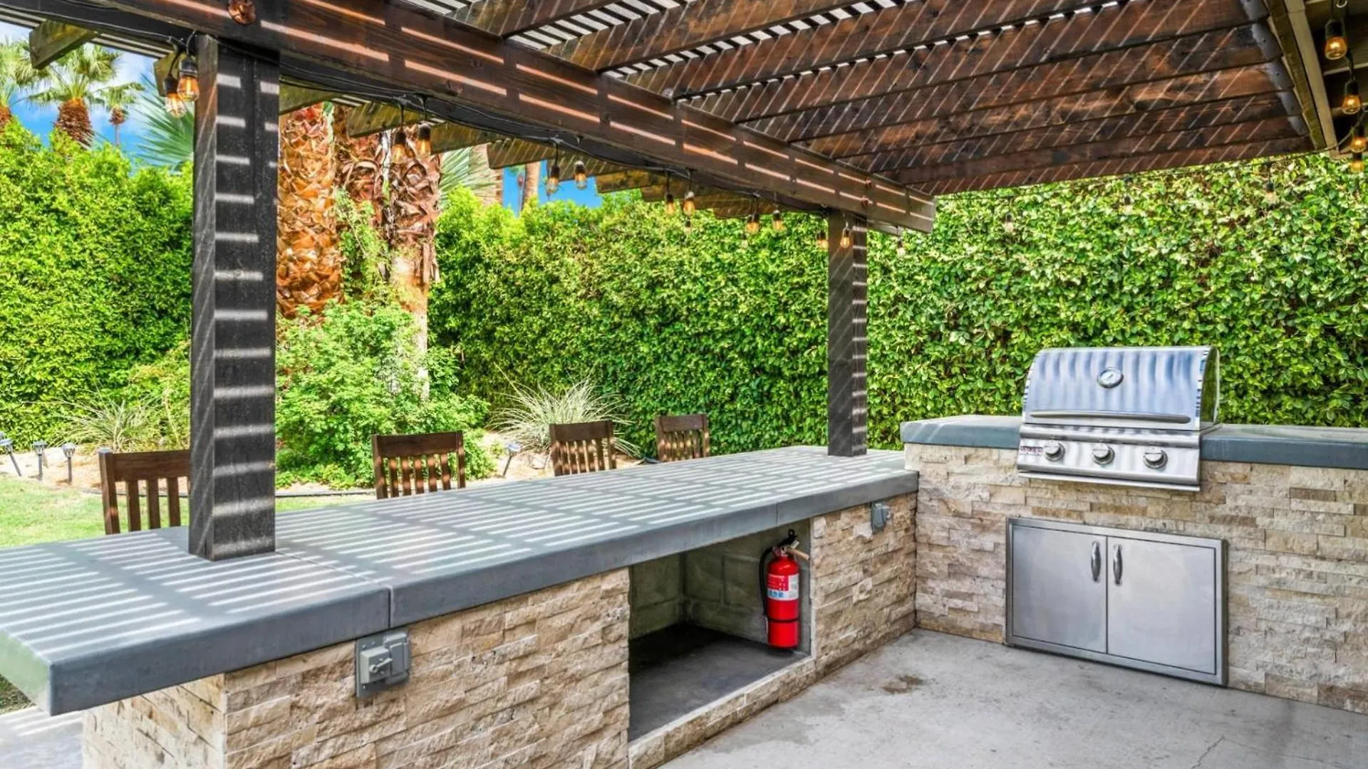 *Home - 2117 S Divot Ln, Palm Springs 0*,
