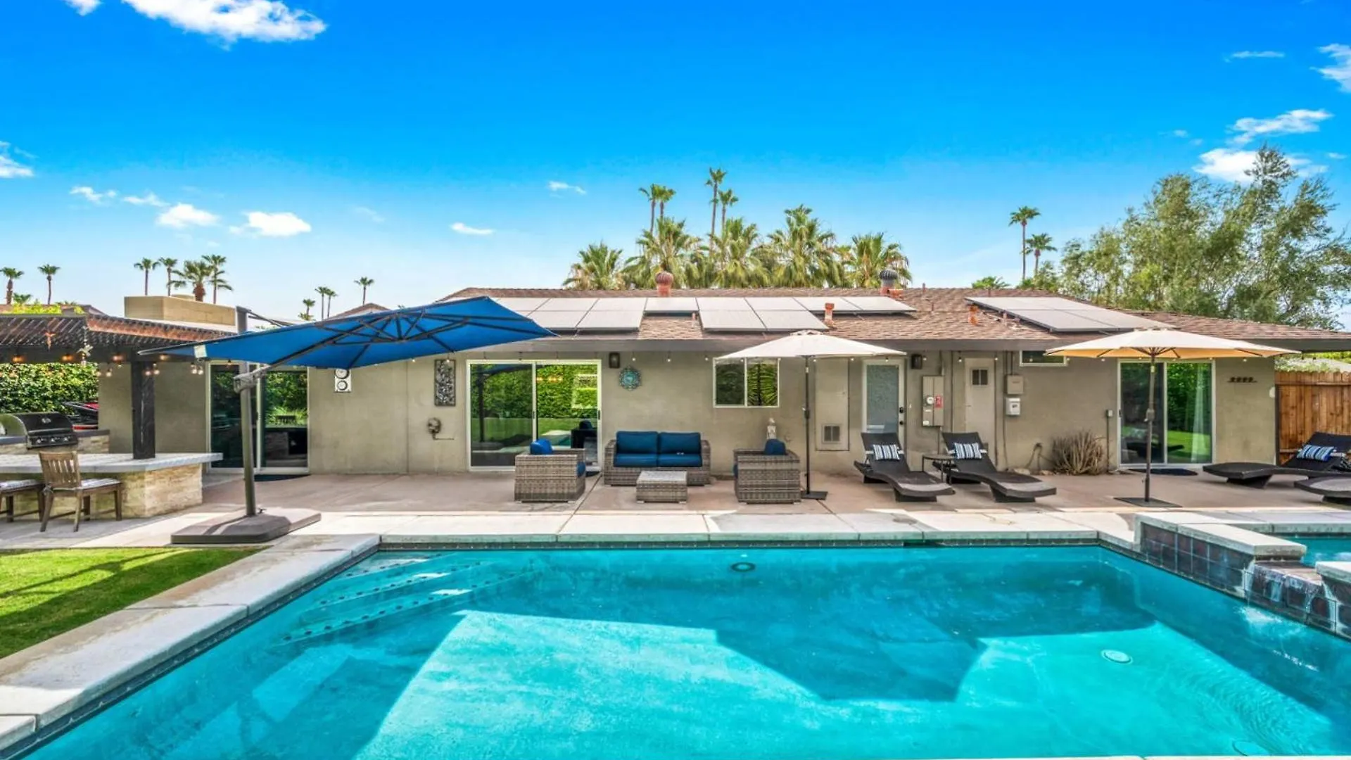 *Home - 2117 S Divot Ln, Palm Springs Tatil Evi